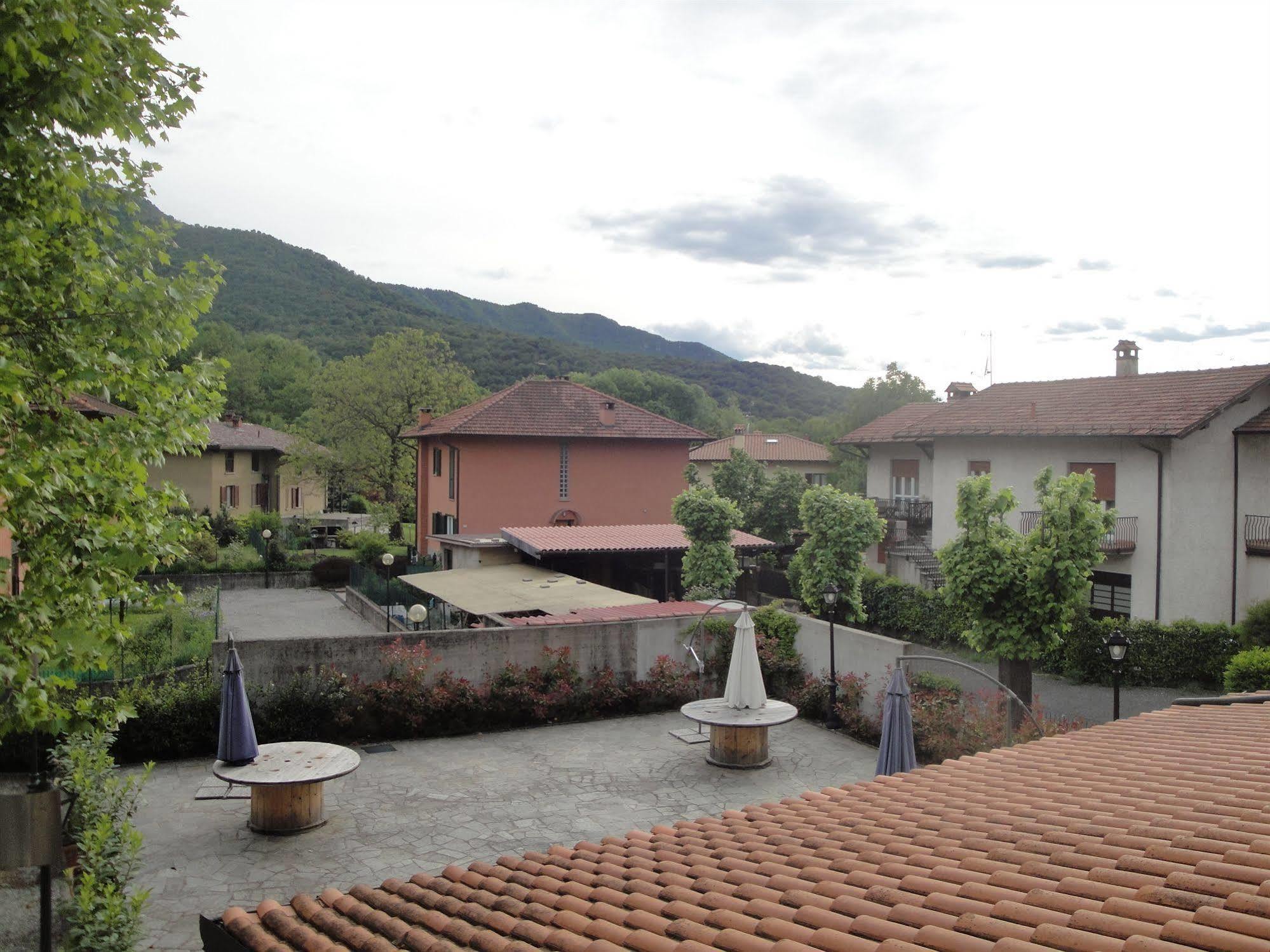 Locanda Del Brinsc Brinzio Exteriör bild